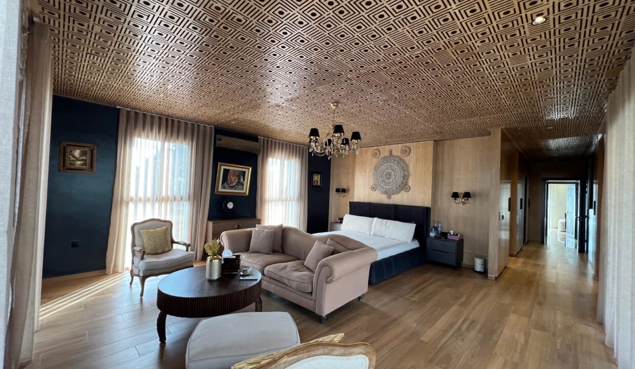 WhatsApp Image 2025-10-01 at 17.47.24(2)