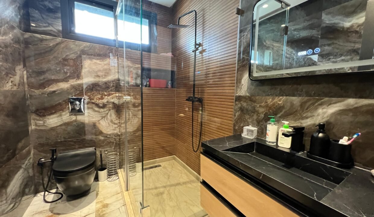 WhatsApp Image 2025-10-01 at 17.47.26(1)