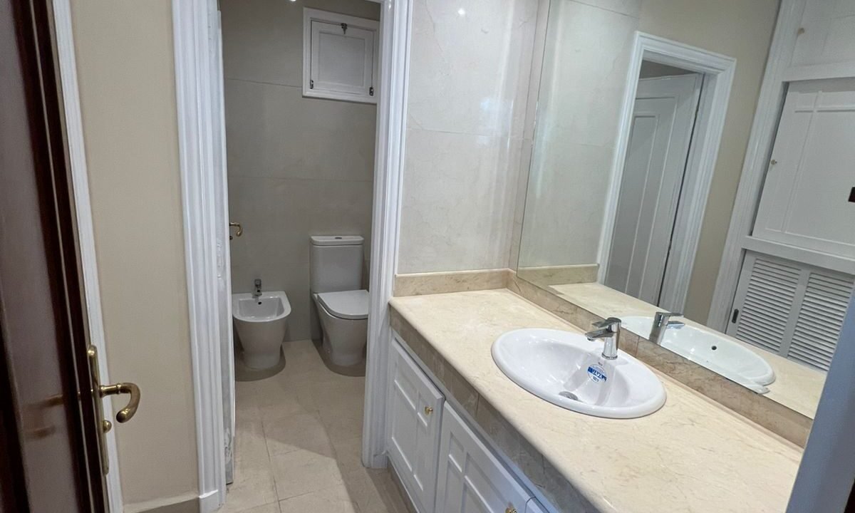 WhatsApp Image 2025-10-30 at 13.52.46