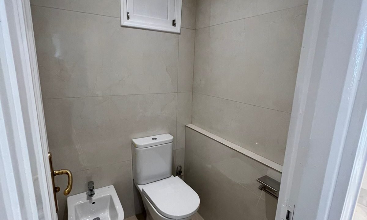 WhatsApp Image 2025-10-30 at 13.52.47