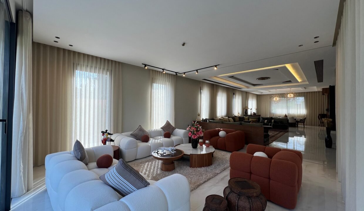 WhatsApp Image 2025-11-25 at 11.42.39