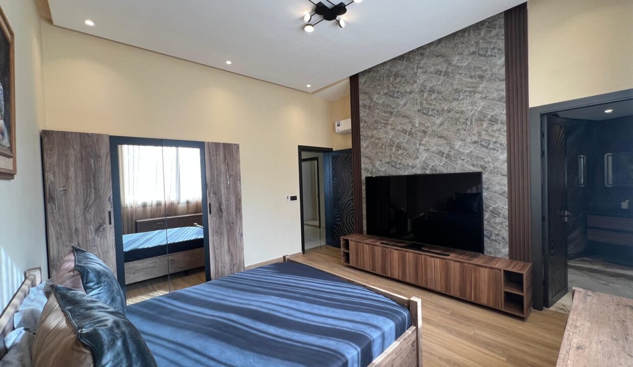 WhatsApp Image 2025-11-25 at 11.42.47 (1)