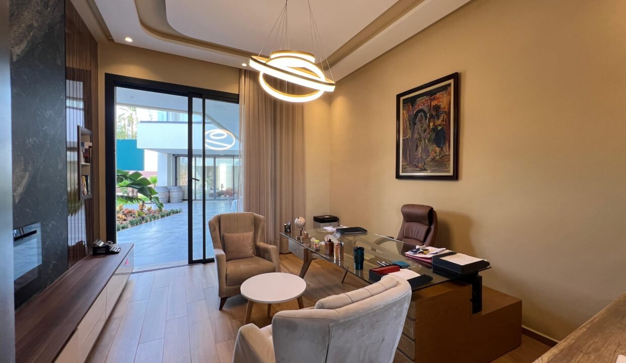 WhatsApp Image 2025-11-25 at 11.42.48 (1)