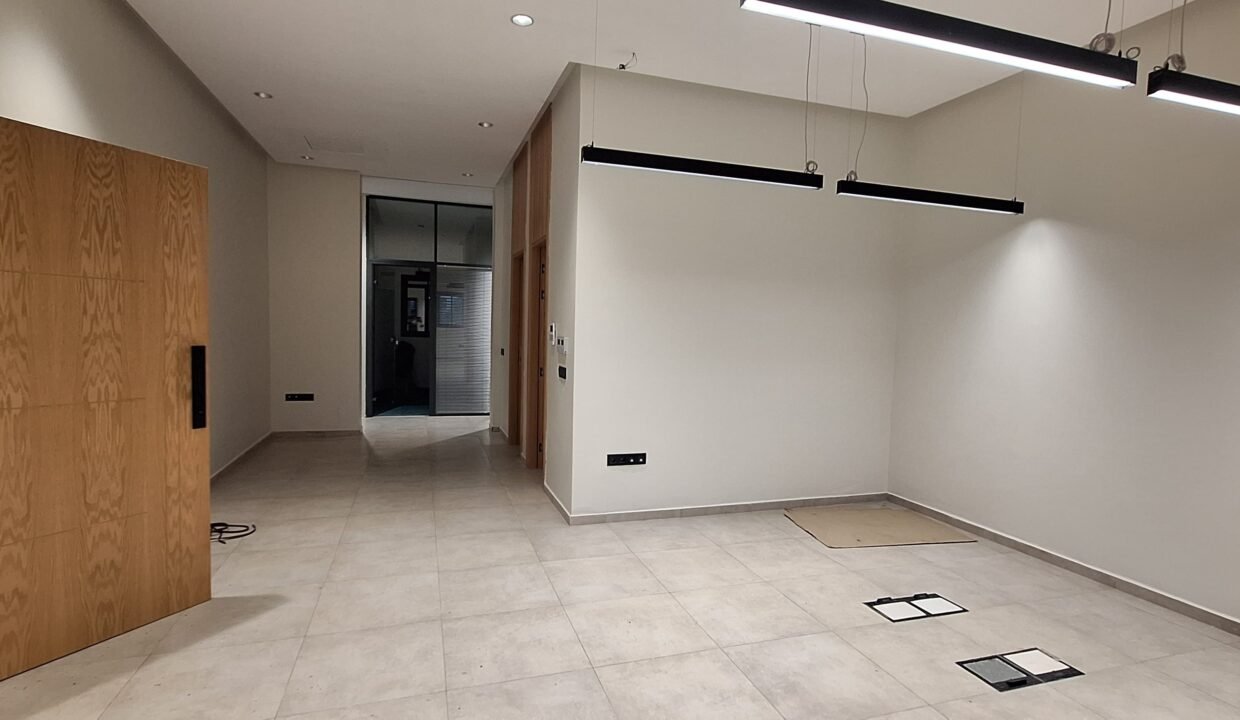 WhatsApp Image 2025-11-27 at 09.15.19