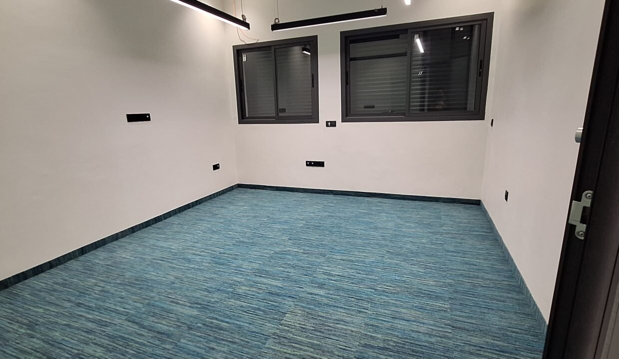 WhatsApp Image 2025-11-27 at 09.15.21 (1)