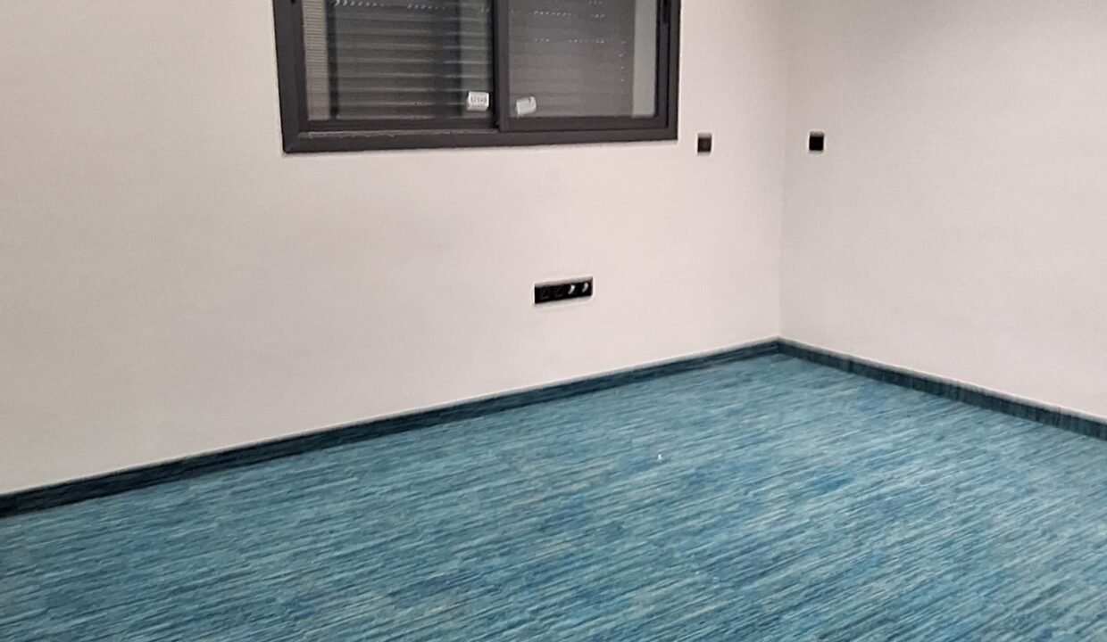 WhatsApp Image 2025-11-27 at 09.15.21 (2)