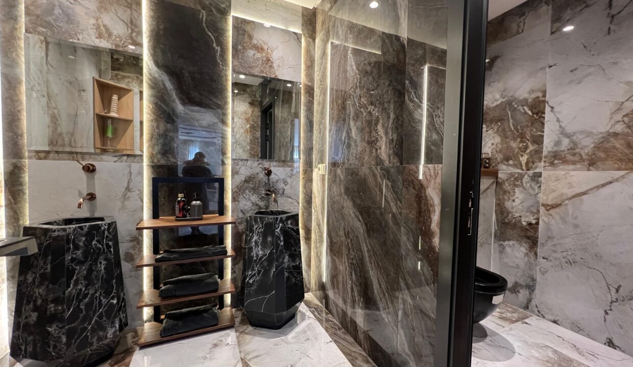 WhatsApp Image 2025-10-01 at 17.47.03